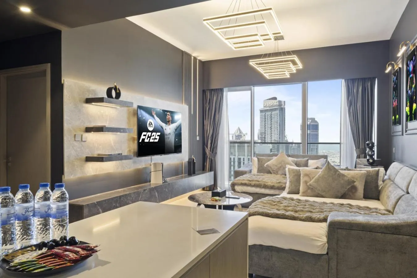 Luxury 1-Bedroom, High-Floor, Skyline Views Dubai Apartment