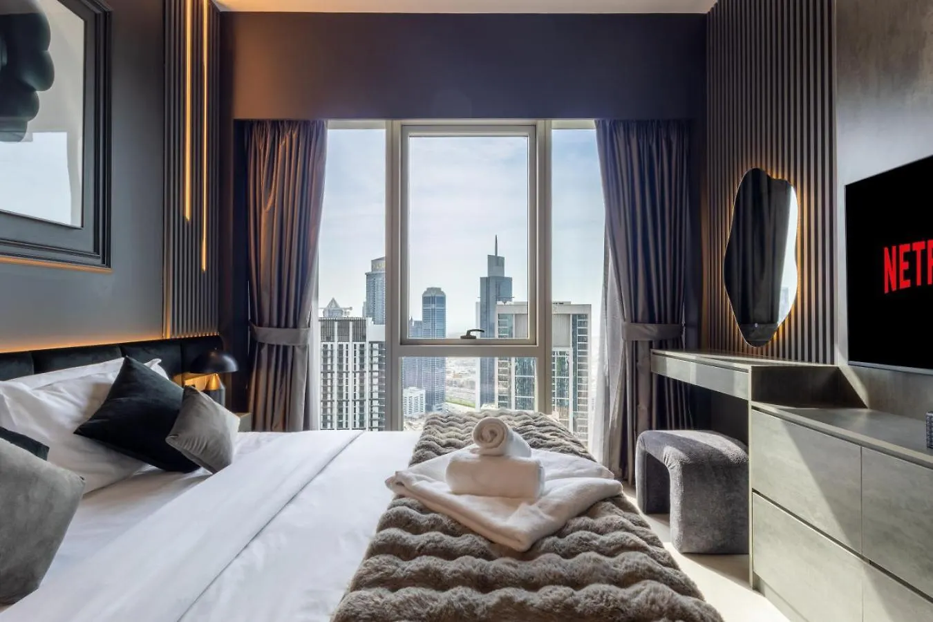 Apartment Luxury 1-Bedroom, High-Floor, Skyline Views Dubai
