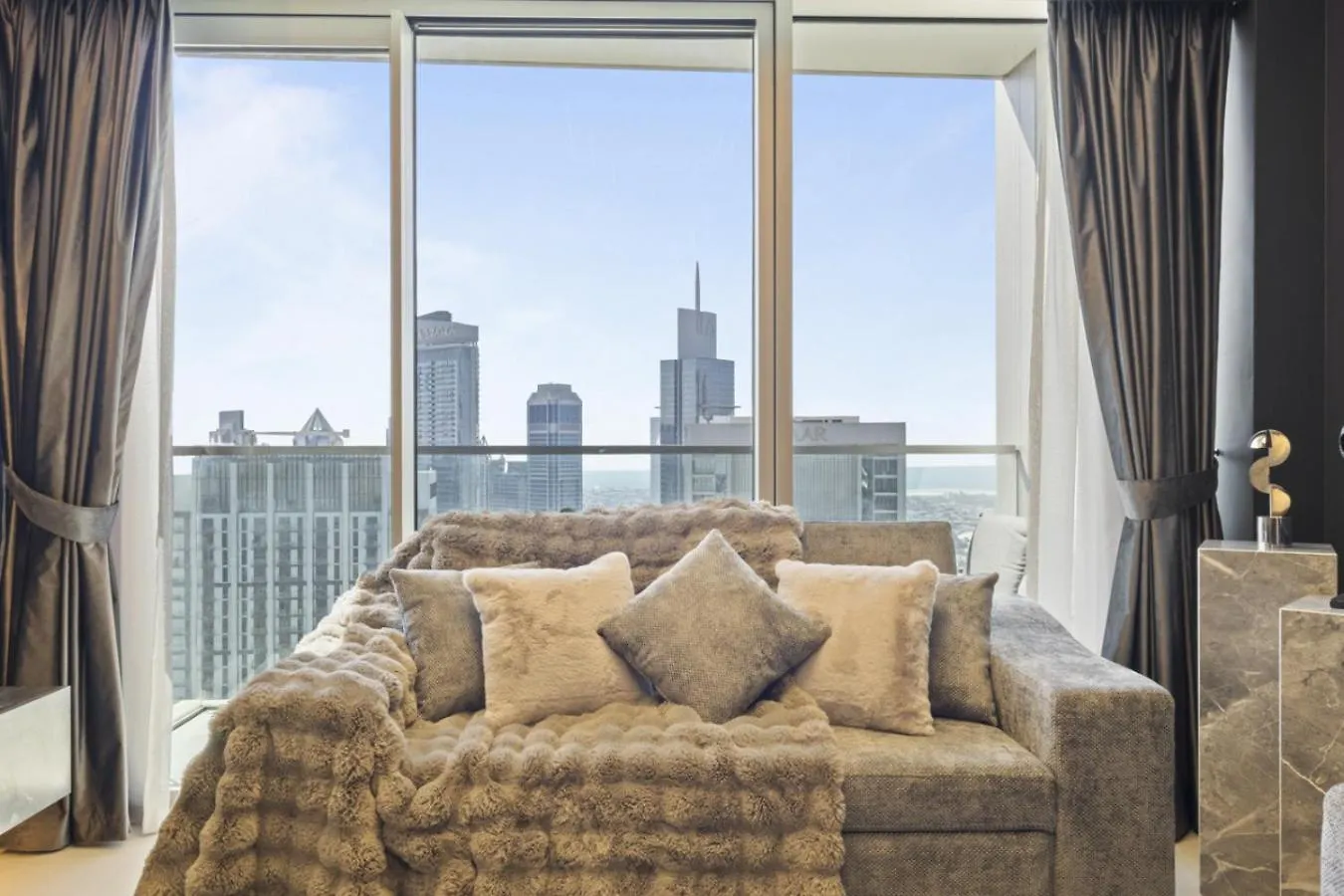 Luxury 1-Bedroom, High-Floor, Skyline Views Dubai 0*,