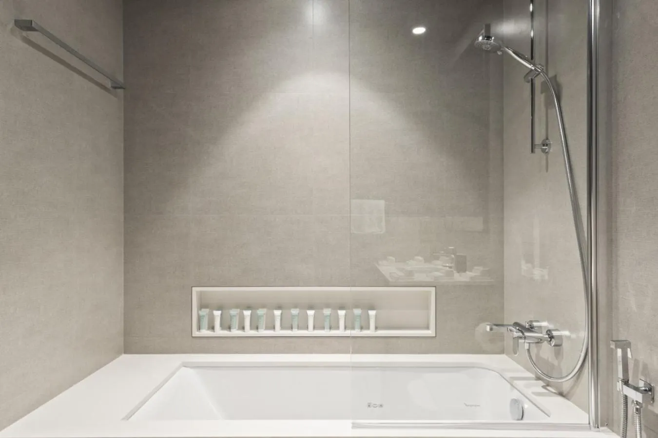 Luxury 1-Bedroom, High-Floor, Skyline Views 두바이 아파트