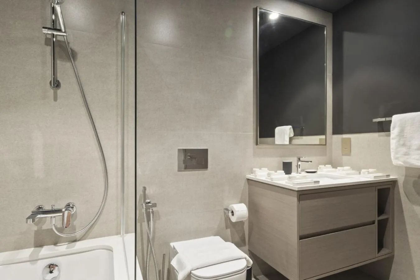 Lägenhet Luxury 1-Bedroom, High-Floor, Skyline Views Dubai